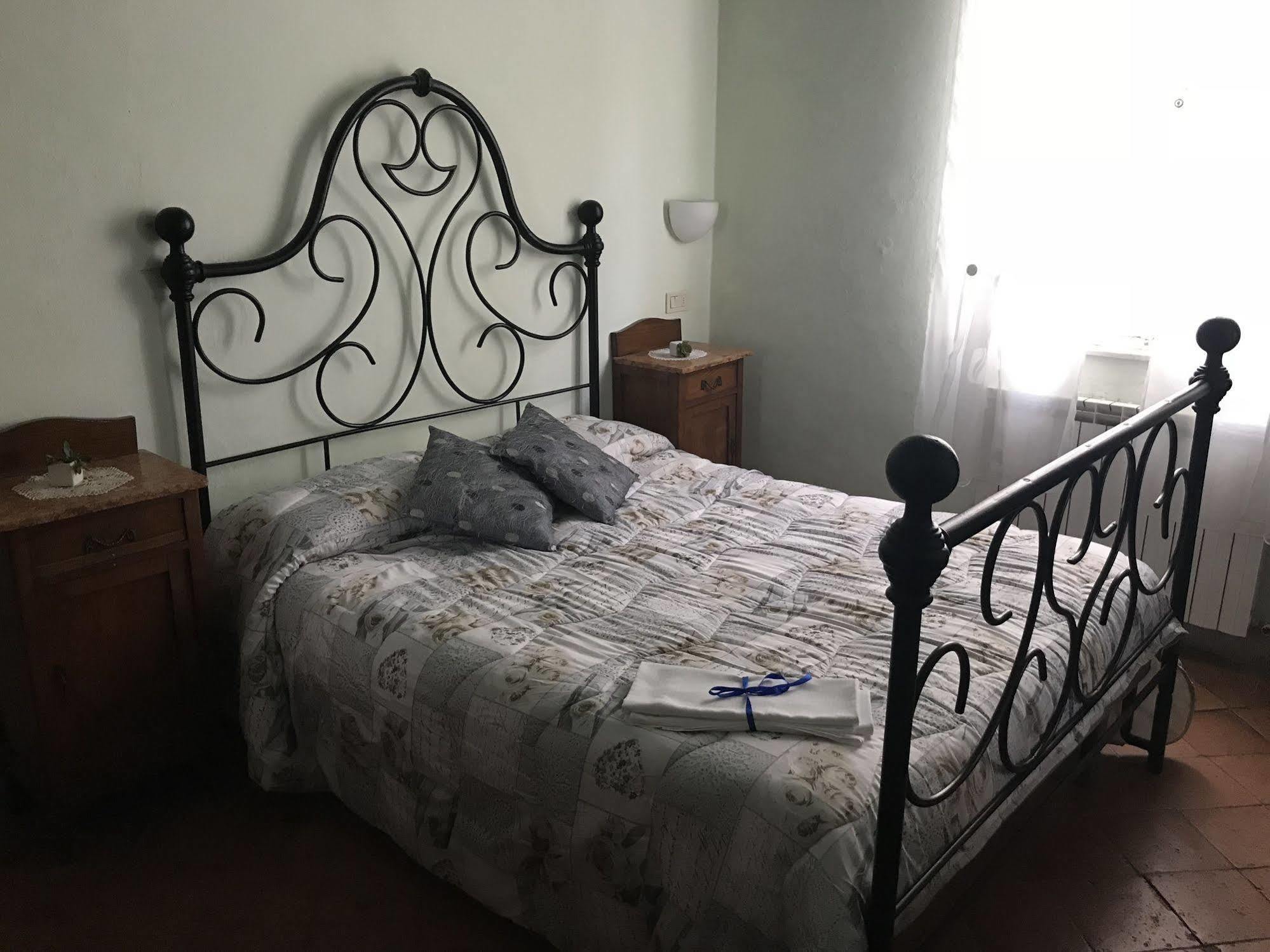 Camere Gozzante П'єнца Екстер'єр фото